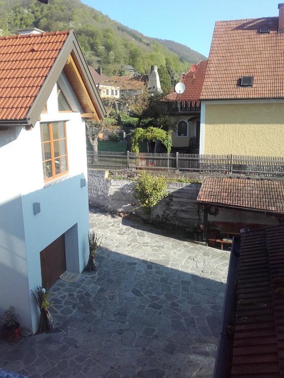 Gaestehaus Schuetz 스핏즈 외부 사진